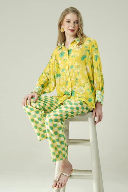 Surabhi Arya_Yellow Muslin Collared Floral Print Shirt And Pant Set _at_Aza_Fashions