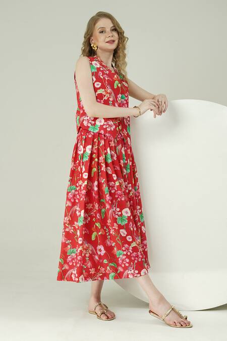 Surabhi Arya_Red Crepe V-neck Floral Print Waist Coat And Skirt Set _Online_at_Aza_Fashions