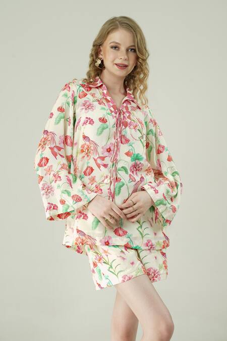 Surabhi Arya_Ivory Muslin Collared Floral Print Top And Shorts Set _at_Aza_Fashions
