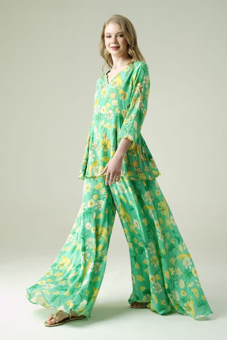 Surabhi Arya_Green Crepe Embroidery V-neck Floral Hand Kurta Sharara Set _Online_at_Aza_Fashions