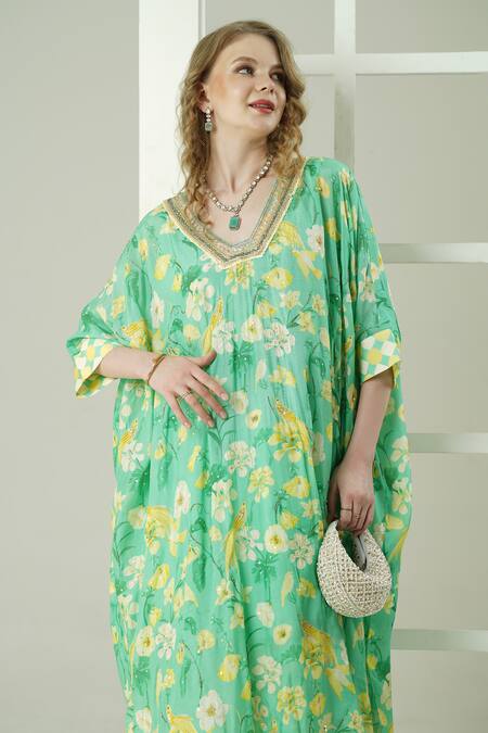Surabhi Arya_Green Muslin Embroidery V-neck Floral Hand Kaftan Set _at_Aza_Fashions