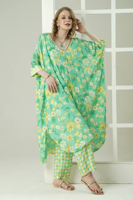 Buy_Surabhi Arya_Green Muslin Embroidery V-neck Floral Hand Kaftan Set 