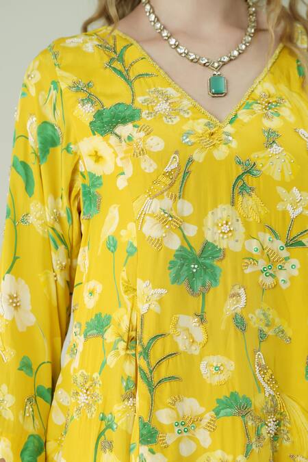 Shop_Surabhi Arya_Yellow Crepe Embroidery V-neck Floral Hand Kurta Set _Online_at_Aza_Fashions