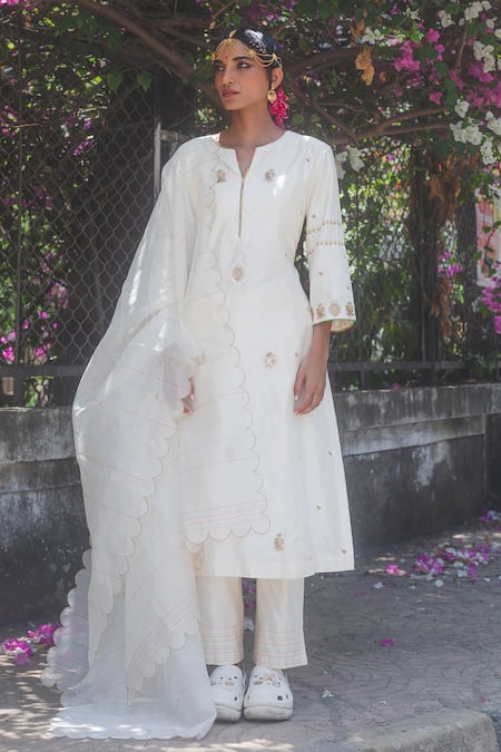 Label Earthen Malai Gully Kurta Set 