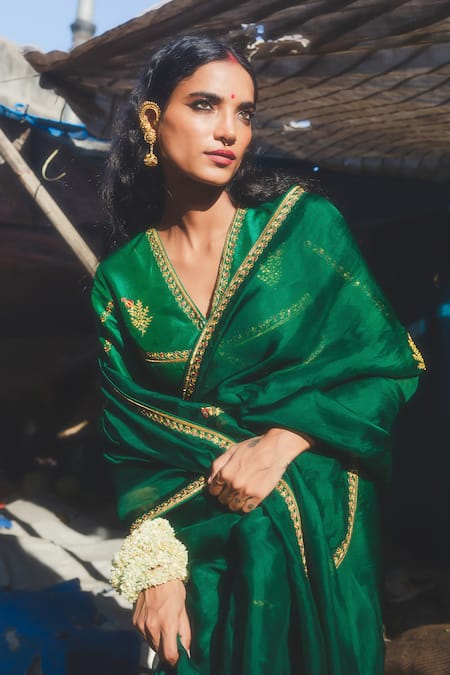Label Earthen_Emerald Green Organza, Silk Embroidery V-neck Sari And Blouse _Online_at_Aza_Fashions