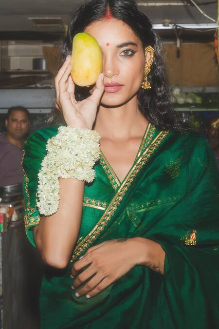 Shop_Label Earthen_Emerald Green Organza, Silk Embroidery V-neck Sari And Blouse 