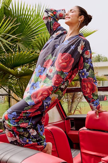 Shop_House Of Fett_Black Cotton Embroidery V-neck Floral Print Co-ord Set _Online_at_Aza_Fashions