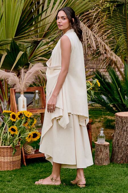 House Of Fett_Ivory Cotton V-neck Fes Co-ord Set _Online_at_Aza_Fashions