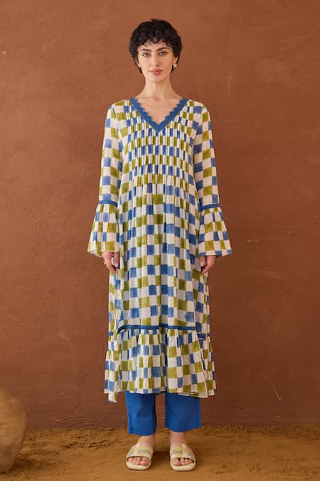 Taro Multi Color Cotton V-neck Cloudburst Plaid Kurta Set Online at Aza Fashions Taro_Multi Color Cotton V-neck Cloudburst Plaid Kurta Set _Online_at_Aza_Fashions