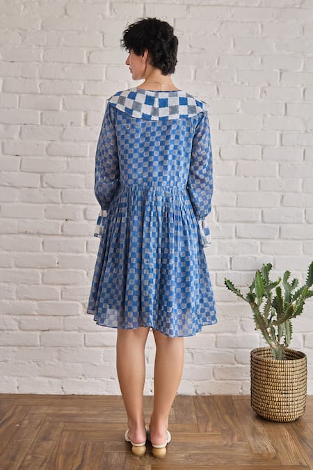 Shop Taro Multi Color Cotton V-neck Block Printed Azure Tides Dress at Aza Fashions Shop_Taro_Multi Color Cotton V-neck Block Printed Azure Tides Dress _at_Aza_Fashions