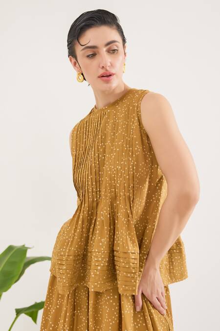 Taro_Mustard Cotton Round Neck Mirage Top _at_Aza_Fashions