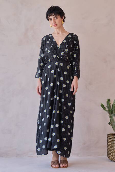Shop_Taro_Black Chanderi Silk V-neck Daisy Drift Hand-block Print Kaftan Dress 
