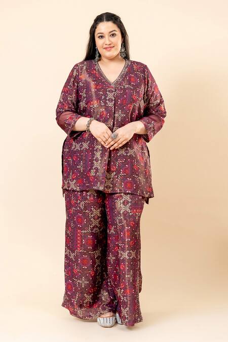 Buy_Mamicha_Wine Crepe Embroidery, Sequins V-neck Italian Kurta Pant Set