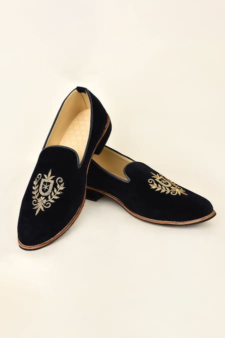 Buy_Arihant Rai Sinha_Black Embroidered Mojaris _Online_at_Aza_Fashions