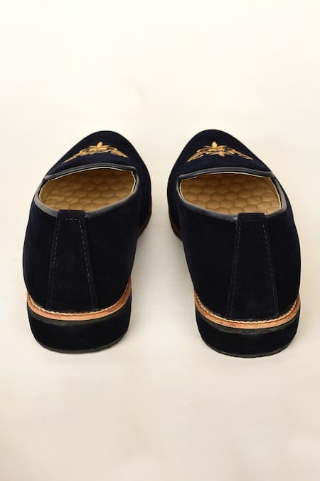 Shop_Arihant Rai Sinha_Black Embroidered Mojaris _Online_at_Aza_Fashions