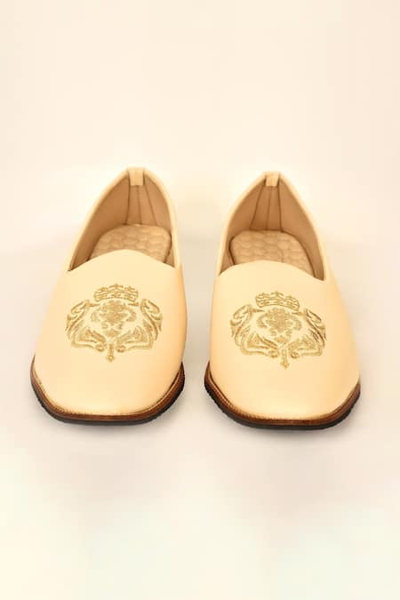 Arihant Rai Sinha Beige Embroidered Mojaris 