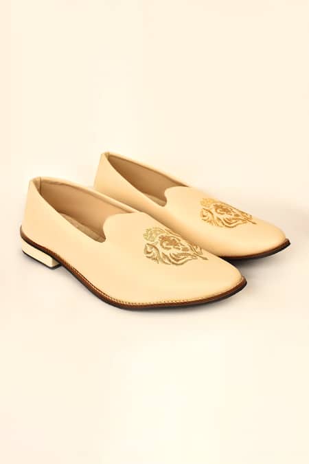 Arihant Rai Sinha_Beige Embroidered Mojaris _Online_at_Aza_Fashions