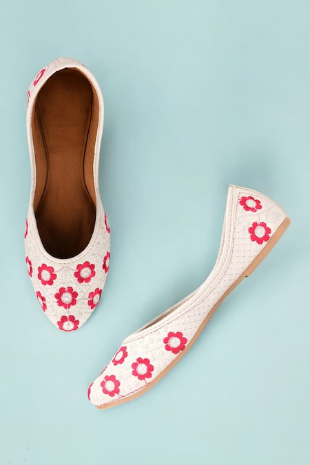 Samyukta Singhania Floral Embroidered Multi Color Juttis 