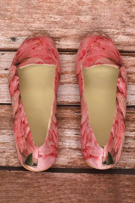 Nazaakat By Samara Singh_Pink Floral Print Loafers _Online_at_Aza_Fashions