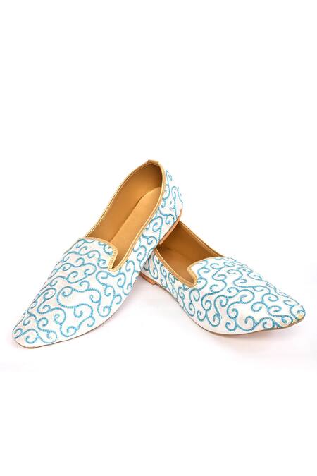 Buy_Arihant Rai Sinha_White Dori Embroidered Juttis _Online_at_Aza_Fashions
