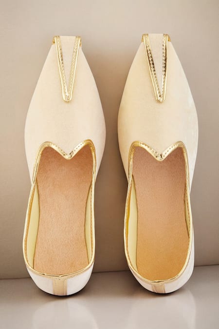Arihant Rai Sinha Beige Winged Tip Juttis 