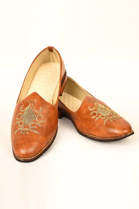 Arihant Rai Sinha Brown Embroidered Mojaris Online at Aza Fashions Arihant Rai Sinha_Brown Embroidered Mojaris_Online_at_Aza_Fashions