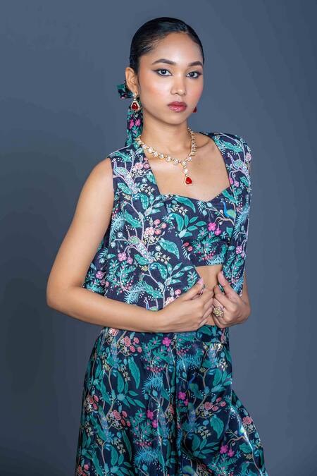 Buy_Damoiselle_Black Chinon, Silk Pearls Square Neck Midnight Grove Three-piece Coord Set 