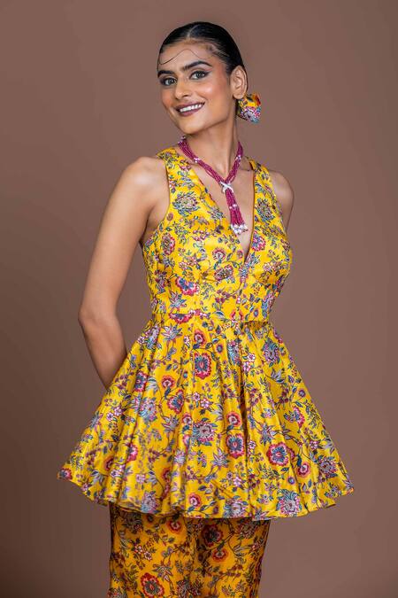 Buy_Damoiselle_Yellow Chinon, Silk V-neck Sundrop Saa Sharara Set_Online_at_Aza_Fashions