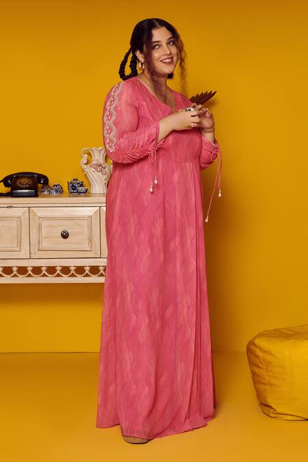 Shop Mamicha Pink Georgette V-neck Intrigue Dress at Aza Fashions Shop_Mamicha_Pink Georgette V-neck Intrigue Dress_at_Aza_Fashions