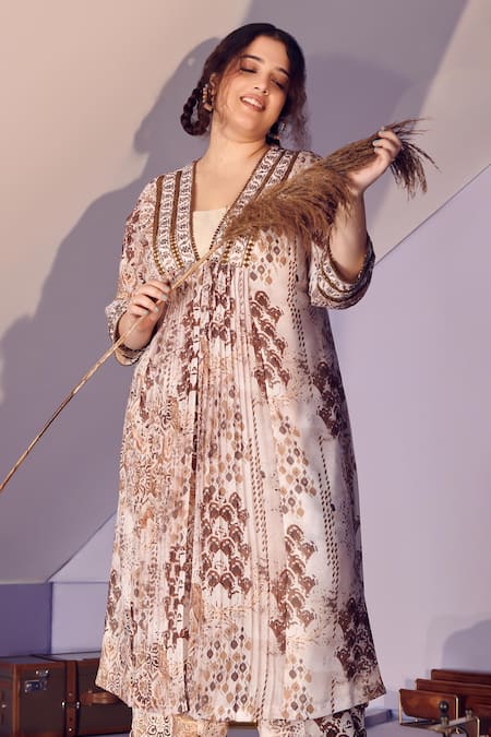 Mamicha_Off White Georgette Embroidery V-neck Retro 3 Piece Co-ord Set_at_Aza_Fashions