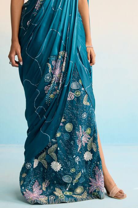 Buy House Of Armuse Teal Organza, Satin, Georgette Sequins Scoop Neck Blue Pre-draped Saree Online at Aza Fashions Buy_House Of Armuse_Teal Organza, Satin, Georgette Sequins Scoop Neck Blue Pre-draped Saree _Online_at_Aza_Fashions