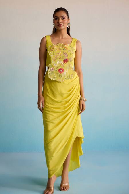 Buy House Of Armuse Yellow Organza, Crepe Sequins, Cut Work Round Neck Hand-painted Cape And Skirt Set Buy_House Of Armuse_Yellow Organza, Crepe Sequins, Cut Work Round Neck Hand-painted Cape And Skirt Set