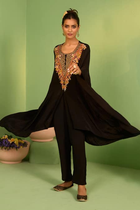 Shop_House Of Armuse_Black Crepe Sequins, Beads V-neck Mahala Kaftan Set _Online_at_Aza_Fashions
