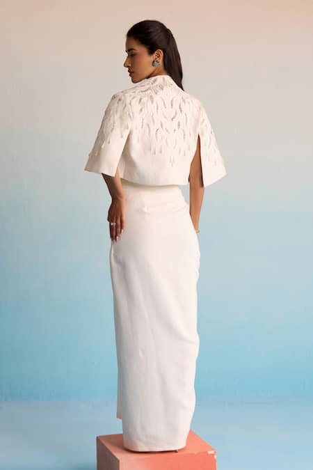 House Of Armuse Ivory Threadworm Cape & Skirt Set 