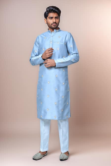 Samyukta Singhania Mandarin Collar Full Sleeve Kurta Set 