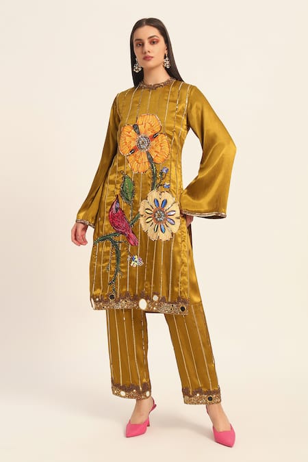 Buy Ruhr India Yellow Satin, Chiffon Embroidery, Sequins Round Neck Avnii Hand Kurta Set Buy_Ruhr India_Yellow Satin, Chiffon Embroidery, Sequins Round Neck Avnii Hand Kurta Set