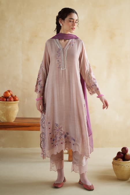172 Threads Lilac Muslin, Cotton, Organza Embroidery Dusty Rose Kurta Set With Dupatta 
