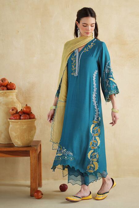 172 Threads_Green Muslin, Cotton, Organza Embroidery Round Neelbari Kurta Set With Dupatta _Online_at_Aza_Fashions