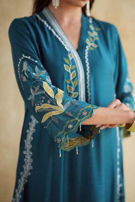 172 Threads_Green Muslin, Cotton, Organza Embroidery Round Neelbari Kurta Set With Dupatta _at_Aza_Fashions