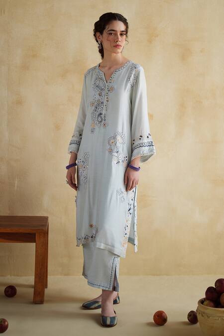 Buy_172 Threads_Blue Chiffon, Net Embroidery V-neck Dove Kurta Set With Dupatta _Online_at_Aza_Fashions