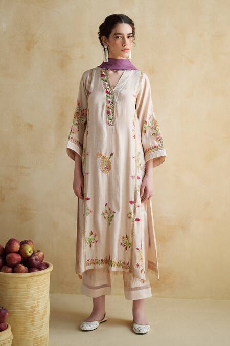 Shop_172 Threads_Blush Muslin, Cotton, Organza Embroidery Split V-neck Kurta Set With Dupatta _Online_at_Aza_Fashions