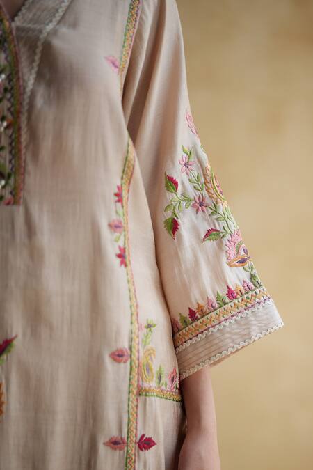 172 Threads_Blush Muslin, Cotton, Organza Embroidery Split V-neck Kurta Set With Dupatta _at_Aza_Fashions
