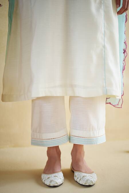 Buy_172 Threads_Off White Muslin, Cotton, Organza Embroidery Split Almond Kurta Set With Dupatta _Online_at_Aza_Fashions