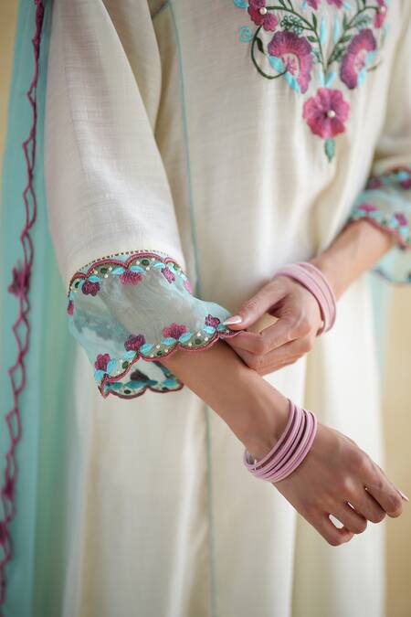 172 Threads_Off White Muslin, Cotton, Organza Embroidery Split Almond Kurta Set With Dupatta _at_Aza_Fashions