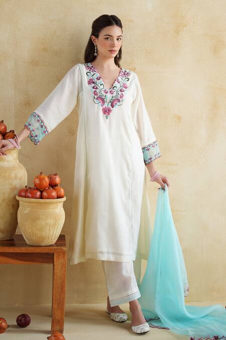 Shop_172 Threads_Off White Muslin, Cotton, Organza Embroidery Split Almond Kurta Set With Dupatta 