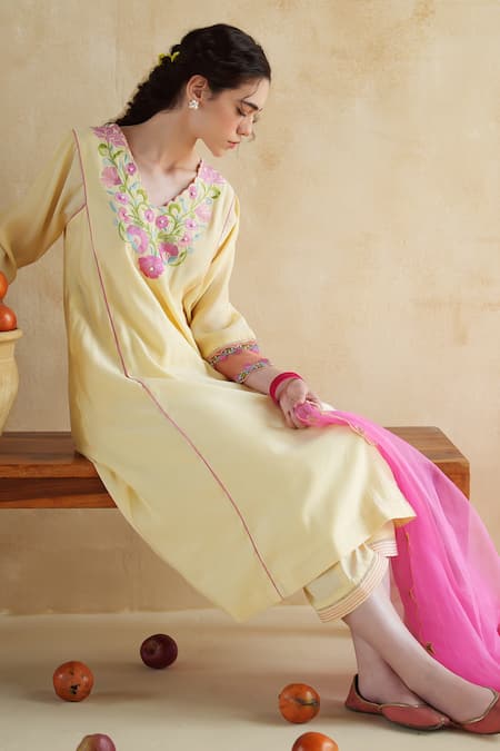 Buy_172 Threads_Yellow Muslin, Cotton, Organza Embroidery Round Butter Kurta Set With Dupatta 