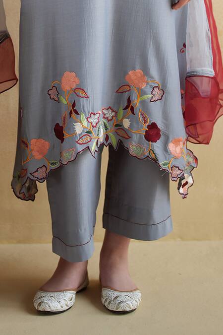 172 Threads_Slate Muslin, Cotton, Organza Embroidery Round Neck Gray Kurta Set With Dupatta _Online_at_Aza_Fashions