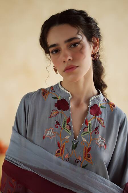 Buy_172 Threads_Slate Muslin, Cotton, Organza Embroidery Round Neck Gray Kurta Set With Dupatta _Online_at_Aza_Fashions