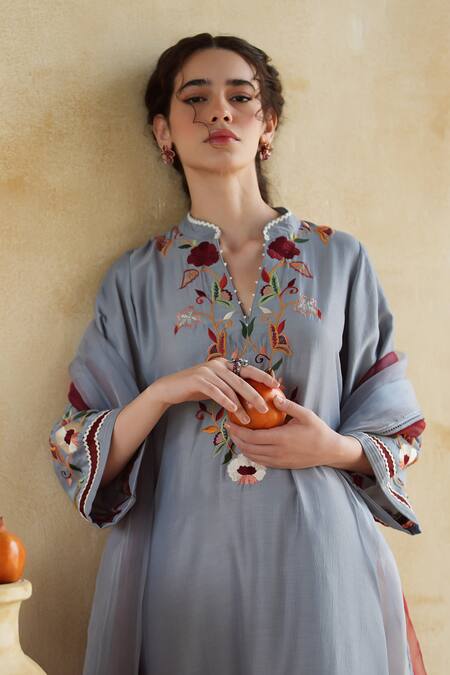 172 Threads_Slate Muslin, Cotton, Organza Embroidery Round Neck Gray Kurta Set With Dupatta _at_Aza_Fashions