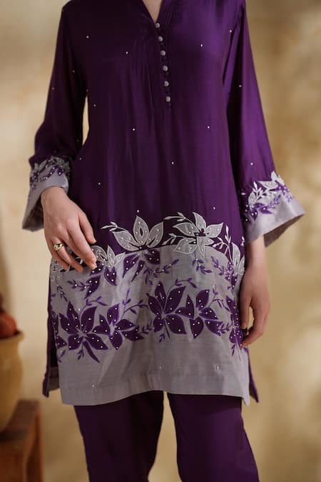 Buy_172 Threads_Purple Muslin, Cotton Embroidery V-neck Designer Kurta Pant Set _Online_at_Aza_Fashions